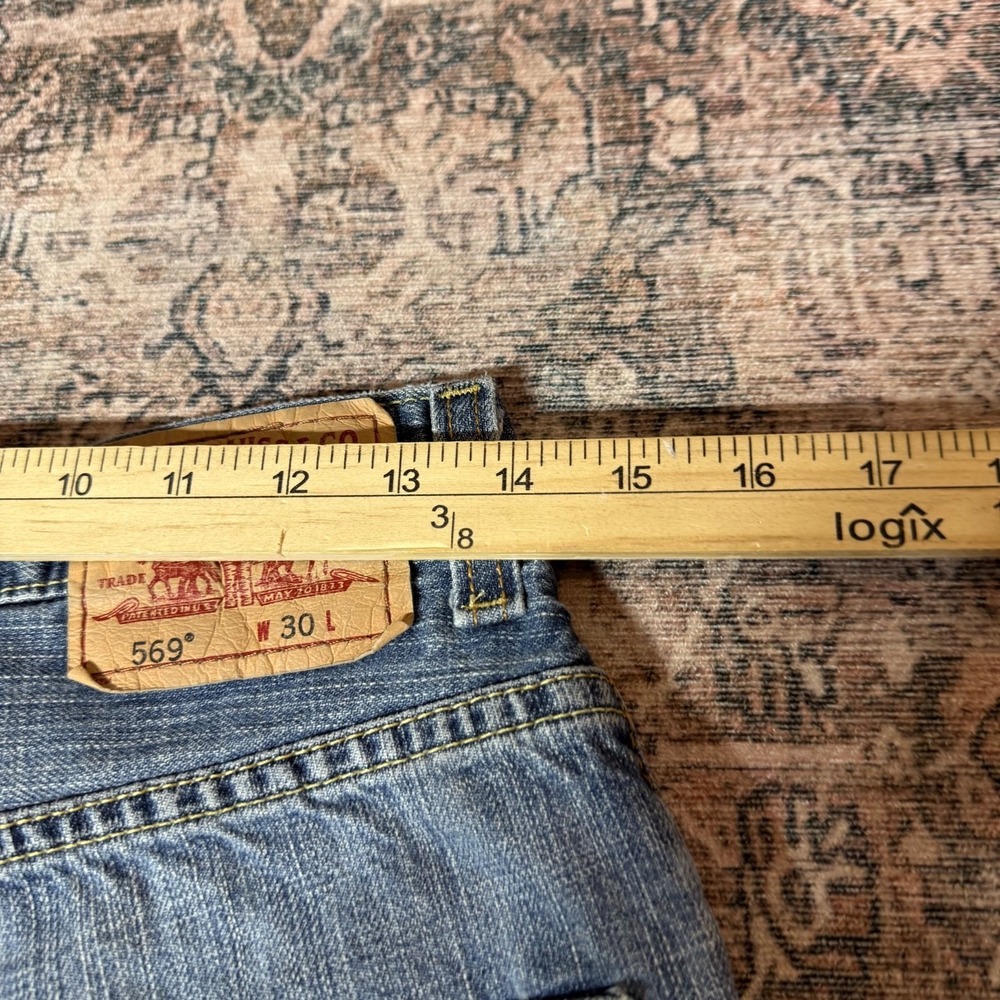 Early 2000s Levis 569 Baggy Jorts 30 Waist Dark Blue Wash - Picture 5 of 9